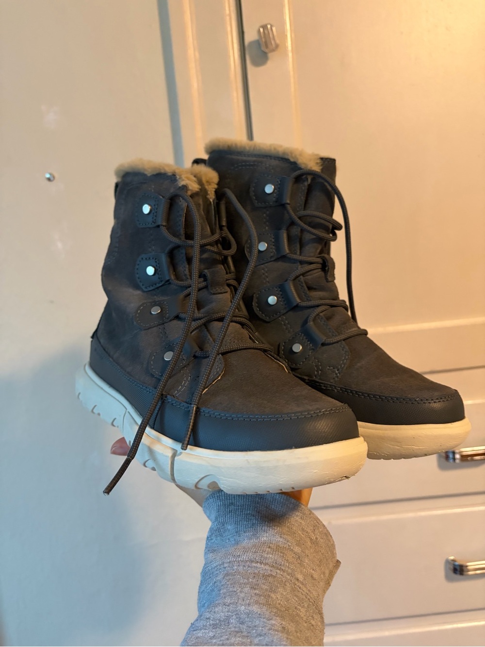 Sorel Women's Dark Gray Faux-Fur Lined Lace-Up Winter Boots